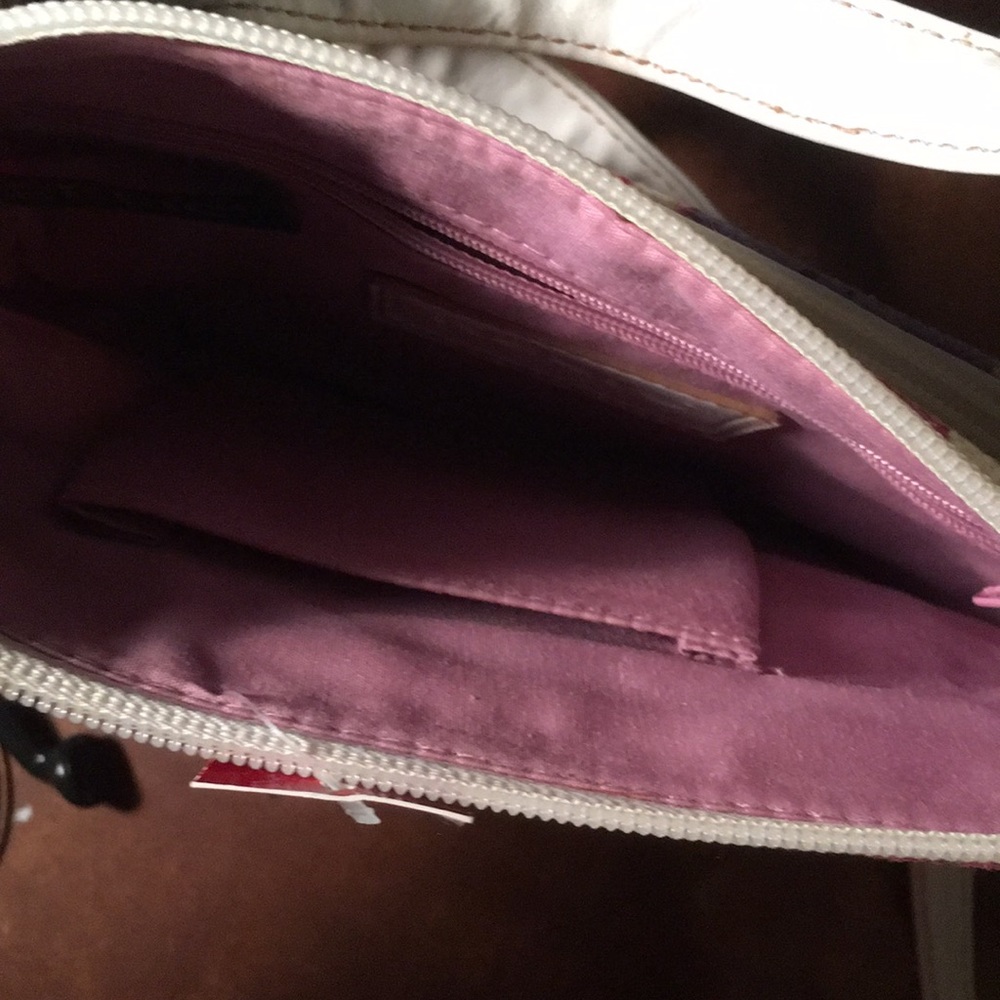Brand new purse! - Picture 3 of 3